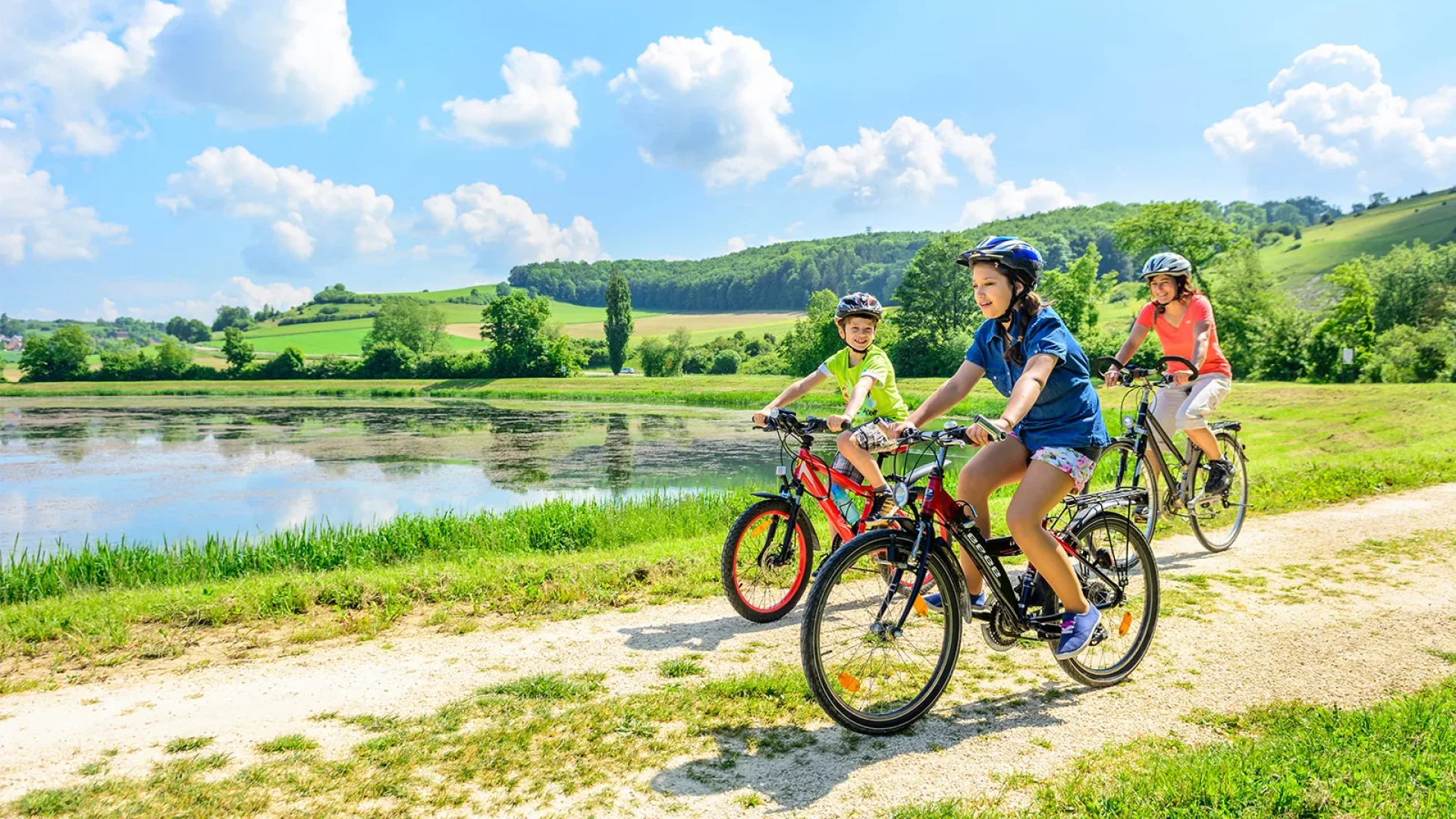 Family bike ride to Balcons du Dauphiné (Isère)