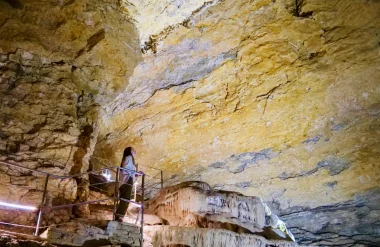 Visite libre des Grottes de La Balme, aux Balcons du Dauphiné en Isère.