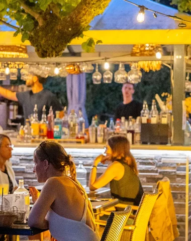 Où boire un verre aux Balcons du Dauphiné ?